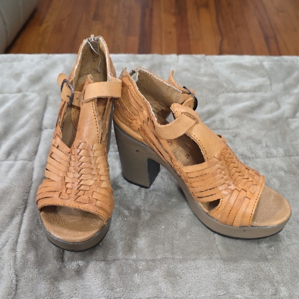 Artisanias Camila Mexican Leather Huraches Sandals Womens Woven Sz 24/7 EUC READ